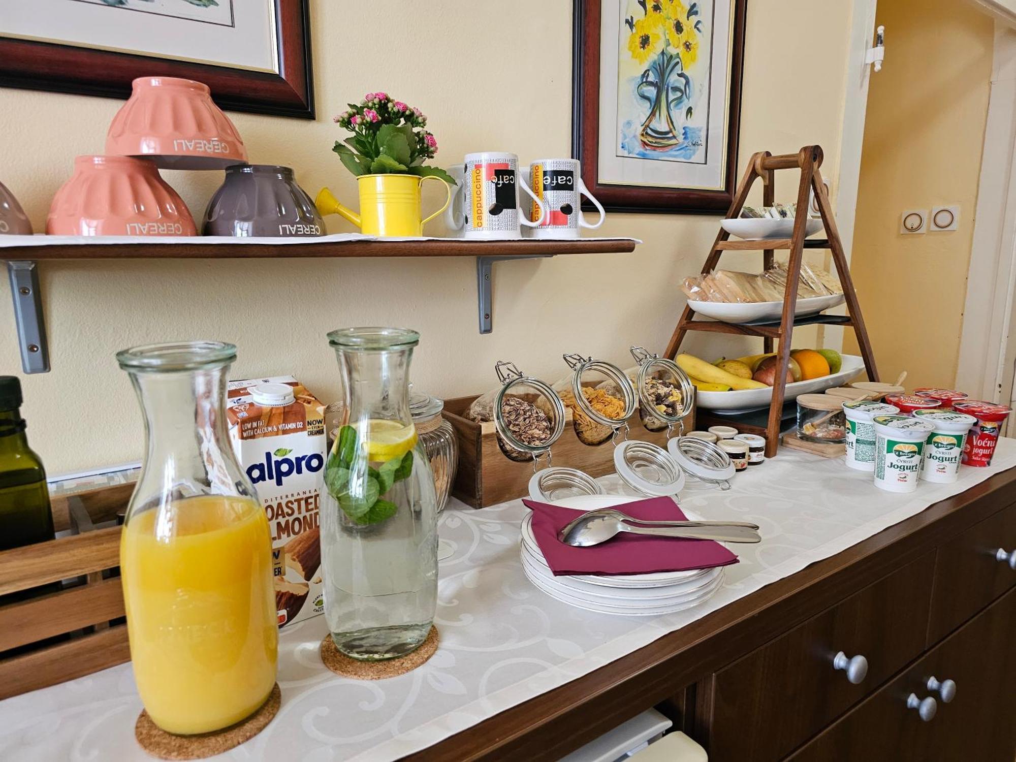 Guesthouse Villa Marija Мотовун Екстериор снимка
