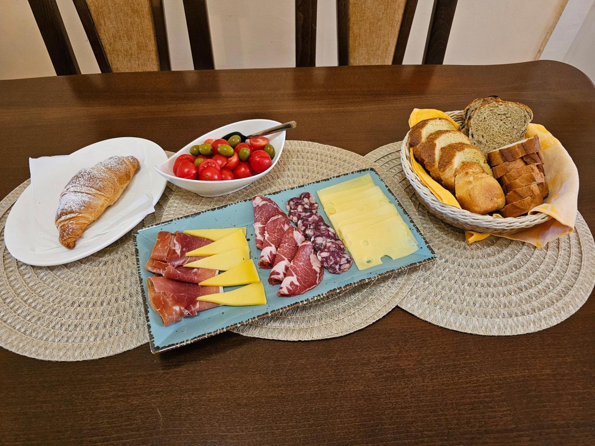Guesthouse Villa Marija Мотовун Екстериор снимка