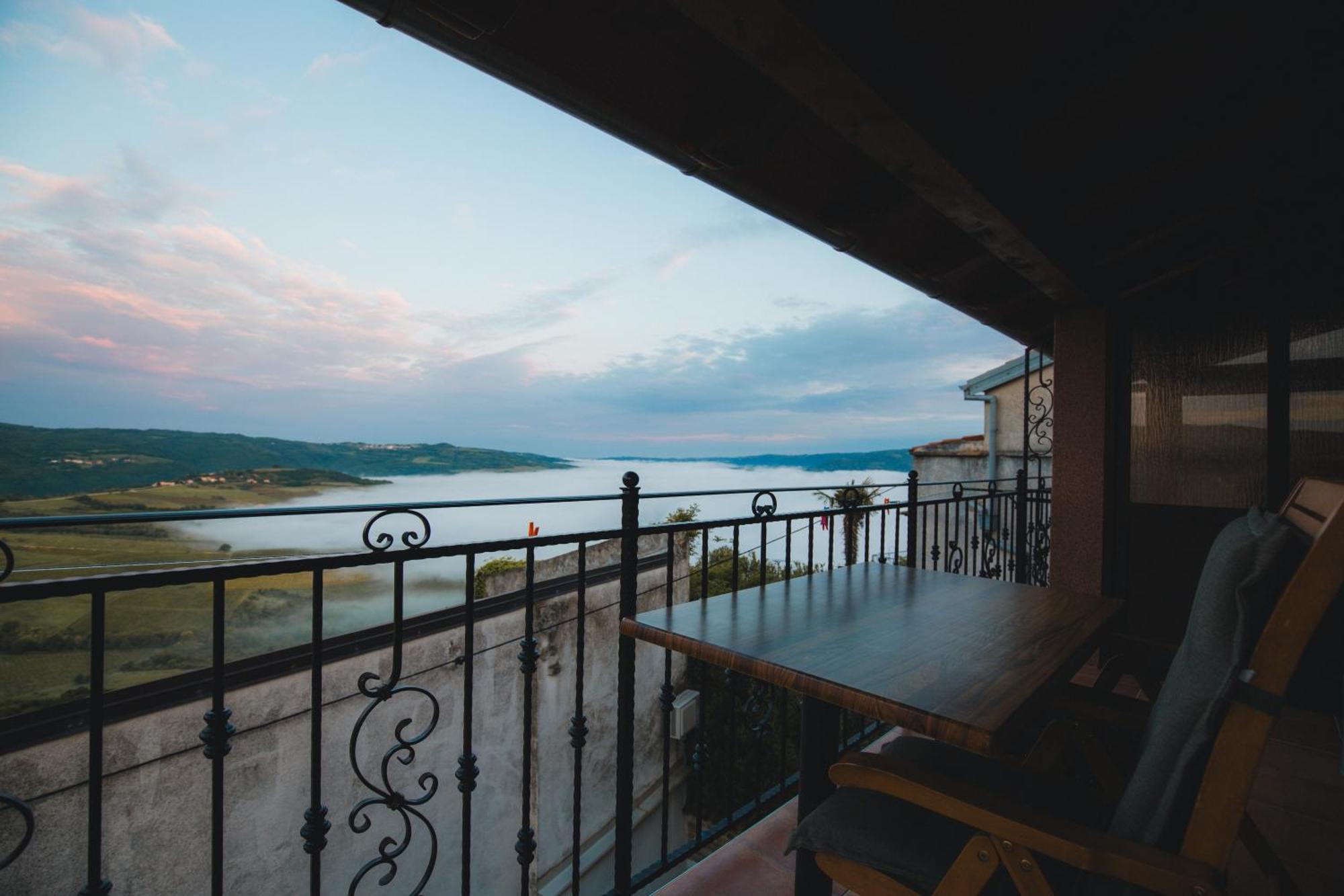 Guesthouse Villa Marija Мотовун Екстериор снимка