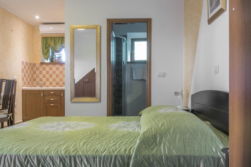 Guesthouse Villa Marija Мотовун Екстериор снимка